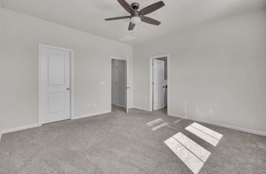 Spacious, unfurnished interior of a new home in , Summerville (Image 43).