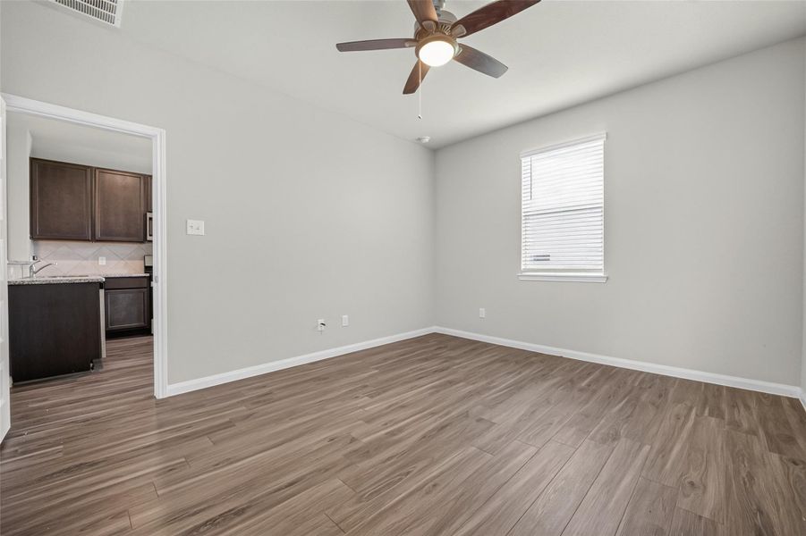 Spacious, unfurnished interior of a new home in Charleston Heights, Rosharon (Image 15).