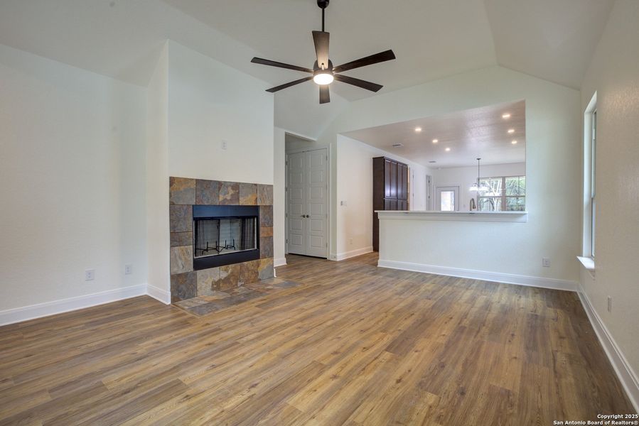 Spacious, unfurnished interior of a new home in , Wimberley (Image 18).