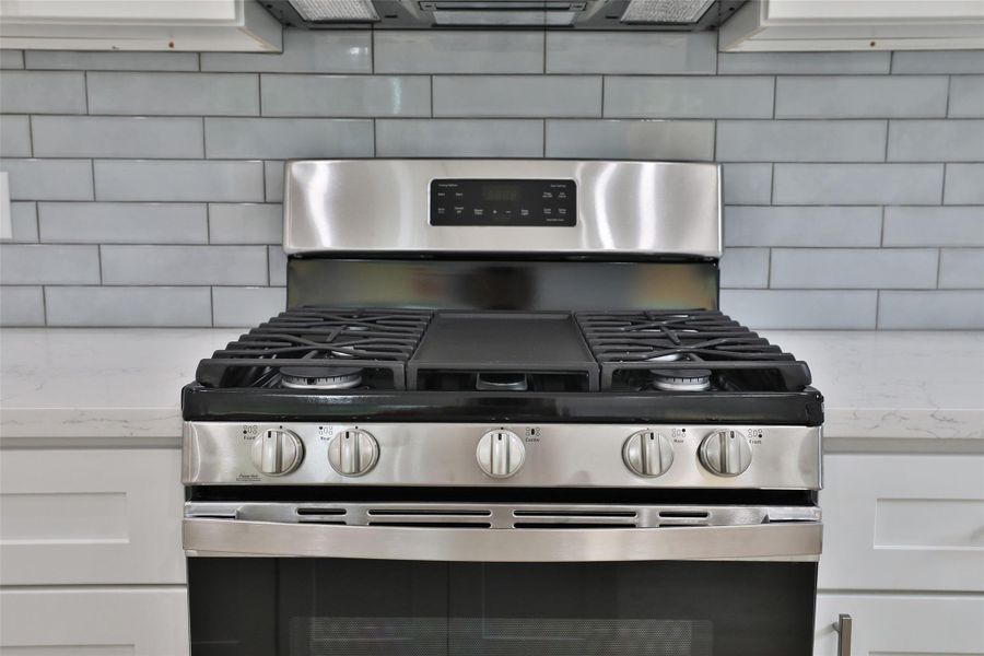 Modern Samsung gas range for effortless cooking.