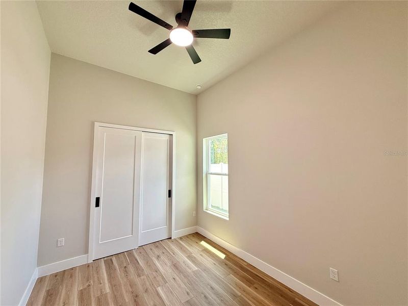 Spacious, unfurnished interior of a new home in , Orlando (Image 23).