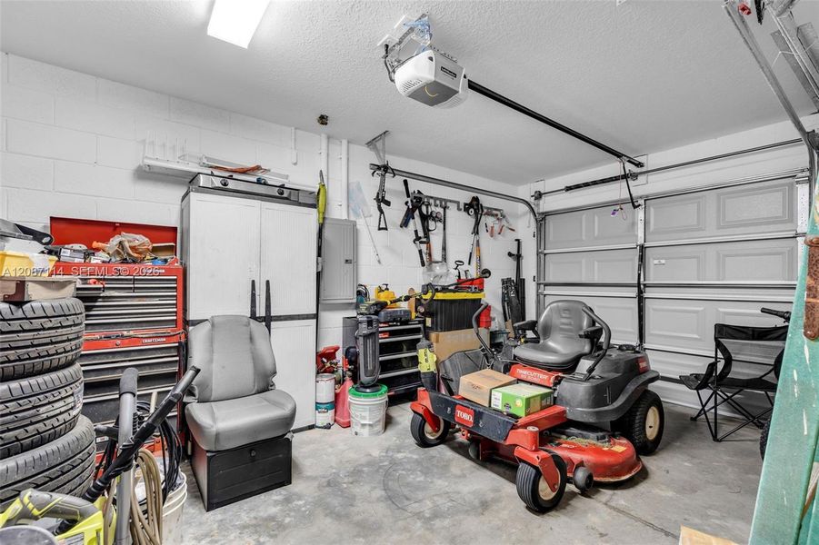 Furnished interior view inside a new home in , Ocala (Image 35).
