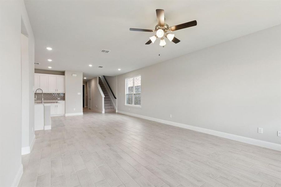 Spacious, unfurnished interior of a new home in AnaCapri, Anna (Image 13). Spacious, unfurnished interior of a new home in AnaCapri, Anna (Image 13).