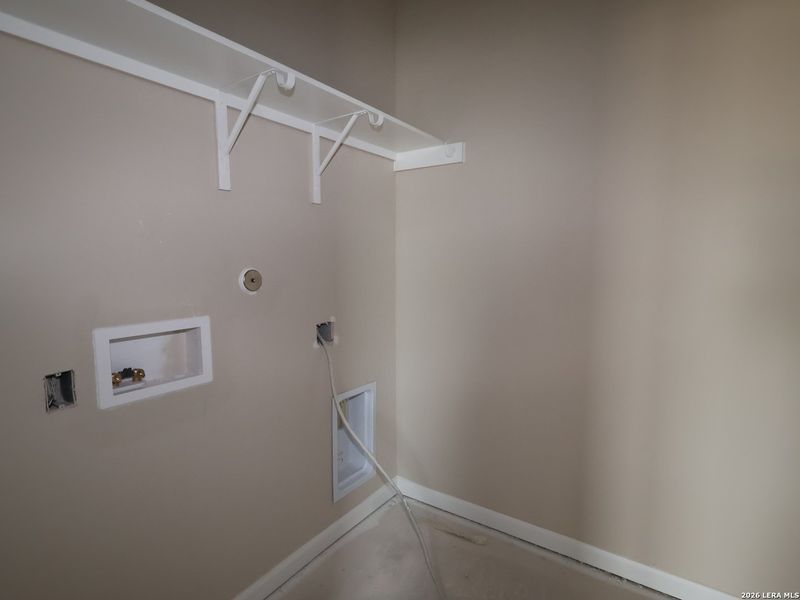 Spacious, unfurnished interior of a new home in Meadows at Clear Springs, New Braunfels (Image 23).