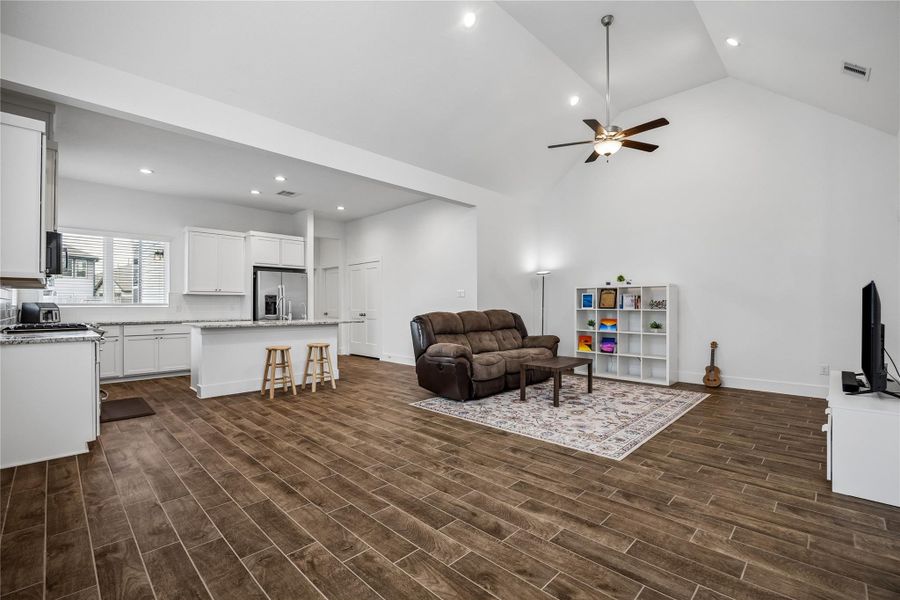Furnished interior view inside a new home in , Missouri City (Image 18). Furnished interior view inside a new home in , Missouri City (Image 18).