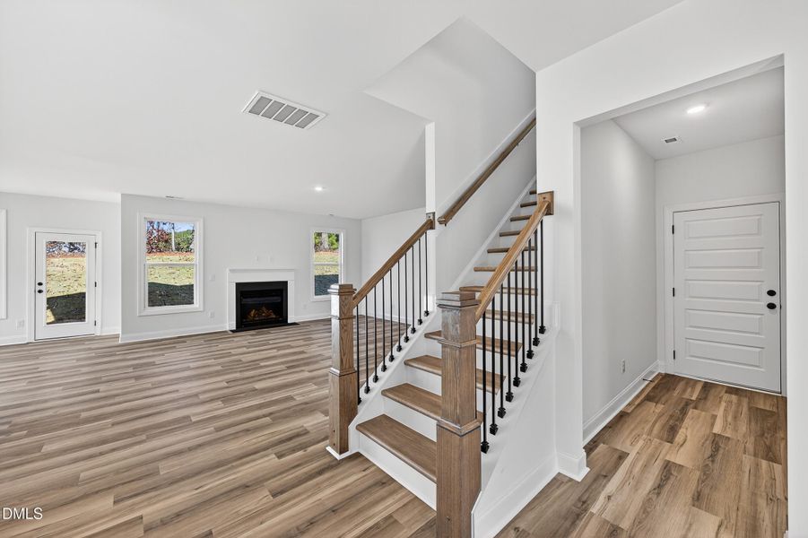 6 -122 w fountainhead lane, interior