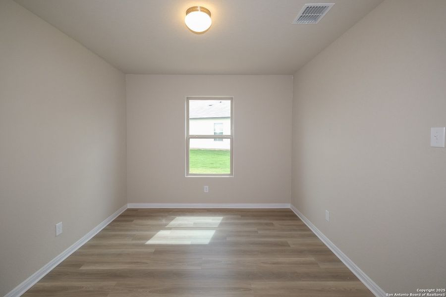 Spacious, unfurnished interior of a new home in Winding Brook, San Antonio (Image 12). Spacious, unfurnished interior of a new home in Winding Brook, San Antonio (Image 12).