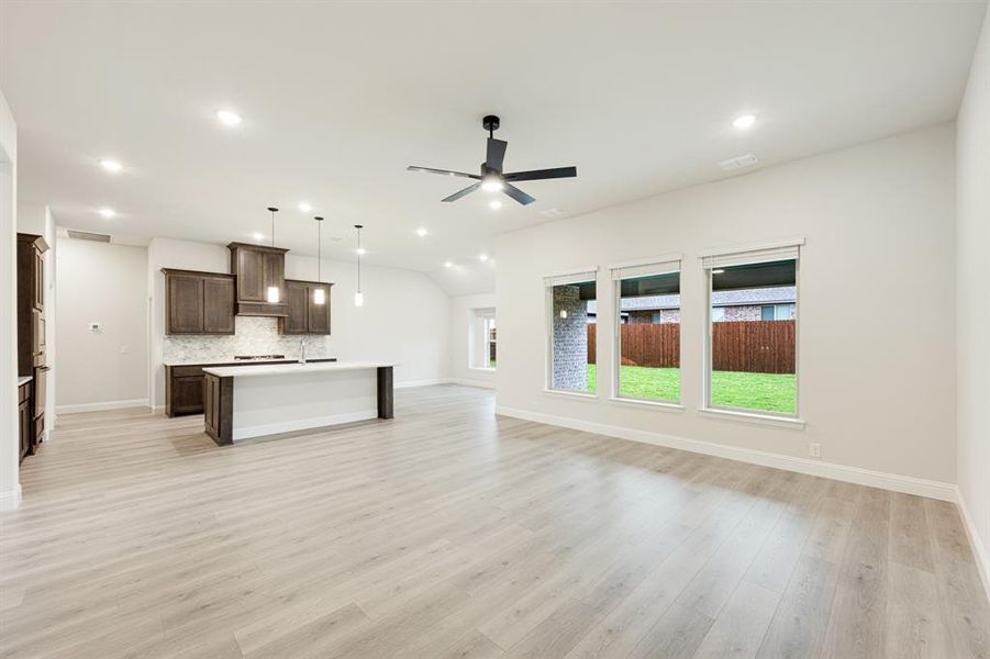 Spacious, unfurnished interior of a new home in Star Ranch, Godley (Image 26).