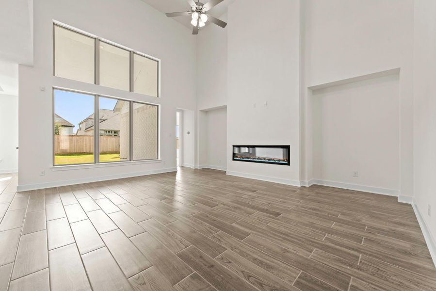 Representative image. Features, specifications, selections and colors may vary.