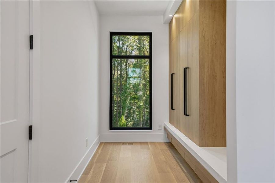 Spacious, unfurnished interior of a new home in , Atlanta (Image 70). Spacious, unfurnished interior of a new home in , Atlanta (Image 70).