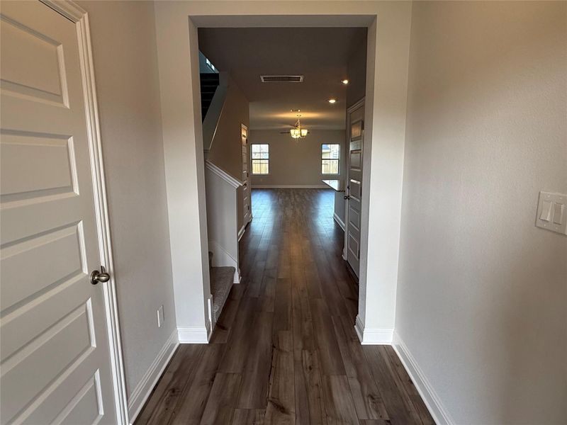Spacious, unfurnished interior of a new home in Bayou Maison, Dickinson (Image 11). Spacious, unfurnished interior of a new home in Bayou Maison, Dickinson (Image 11).