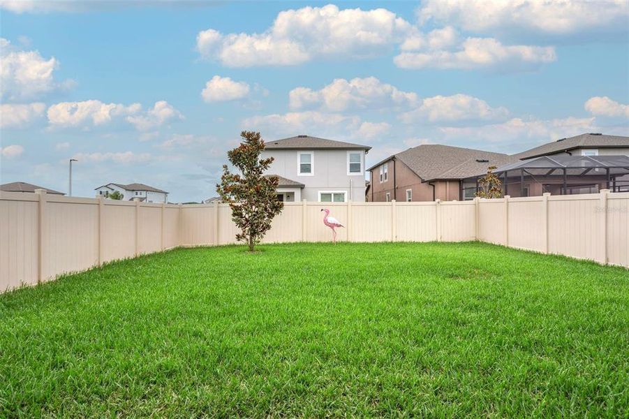 Exterior details and patio area of a home in Cobblestone, Zephyrhills (Image 2).