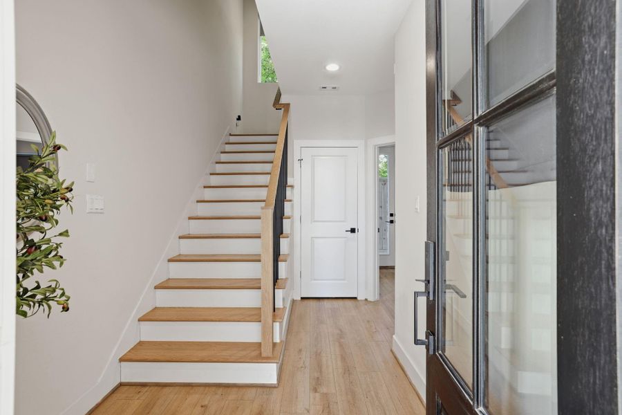 Spacious, unfurnished interior of a new home in , Houston (Image 23).