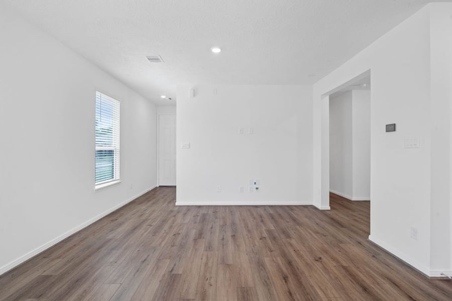Spacious, unfurnished interior of a new home in Mustang Ridge, Magnolia (Image 12).