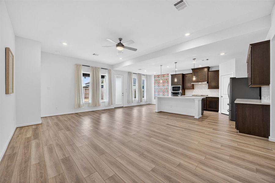 Spacious, unfurnished interior of a new home in Trillium, Richmond (Image 42). Spacious, unfurnished interior of a new home in Trillium, Richmond (Image 42).