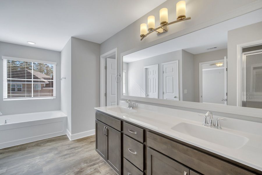 Representative furnished interior of a home built from the Nantucket Signature by Ernest Homes in Wexford, Richmond Hill (Image 10). Representative furnished interior of a home built from the Nantucket Signature by Ernest Homes in Wexford, Richmond Hill (Image 10).