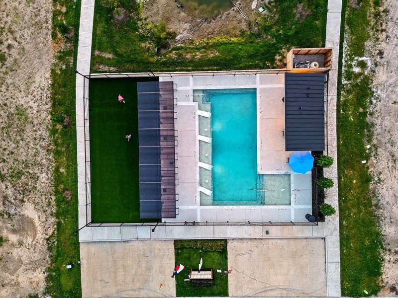 Community amenities in Spring Valley Creek, Houston (Image 9).
