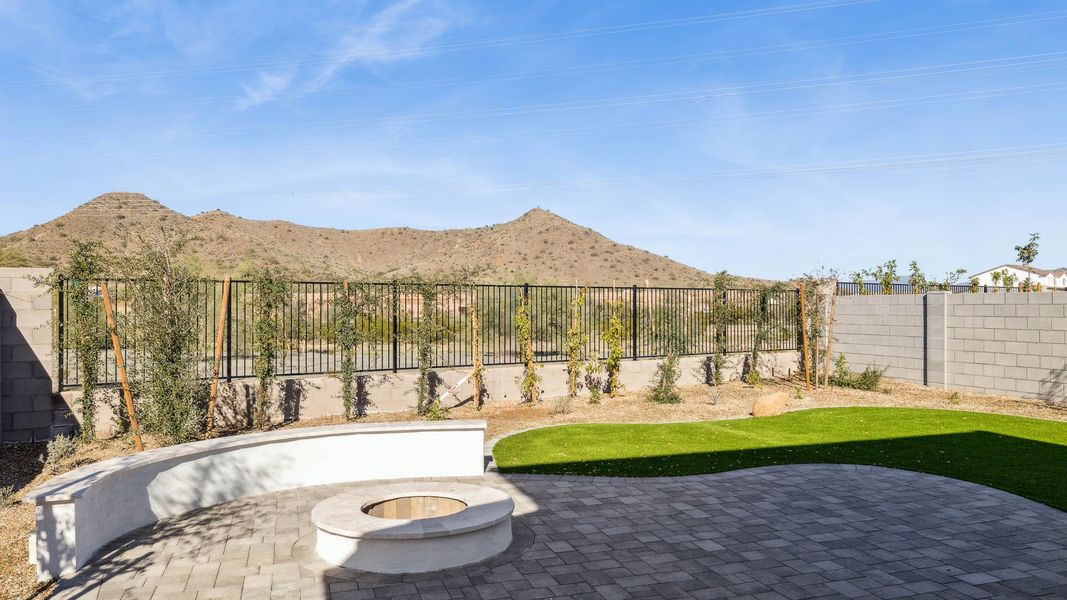 Community amenities associated with the Apache by D.R. Horton in The Ridge at Stone Butte, Phoenix (Image 53).