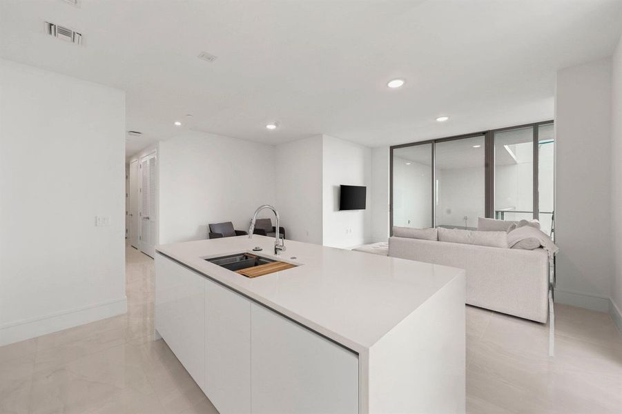 220 Lake Shore Drive - 38.jpg-SMALL 220 Lake Shore Drive - 38.jpg-SMALL
