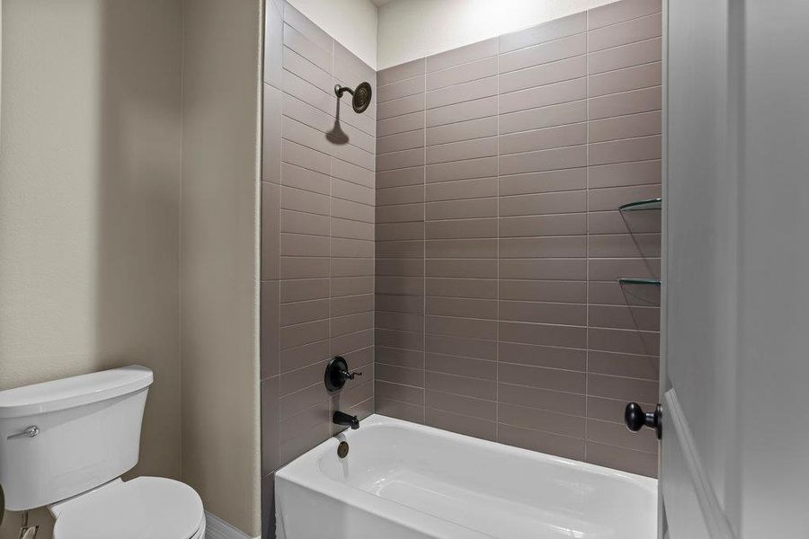 Furnished interior view inside a new home in , Belton (Image 7).