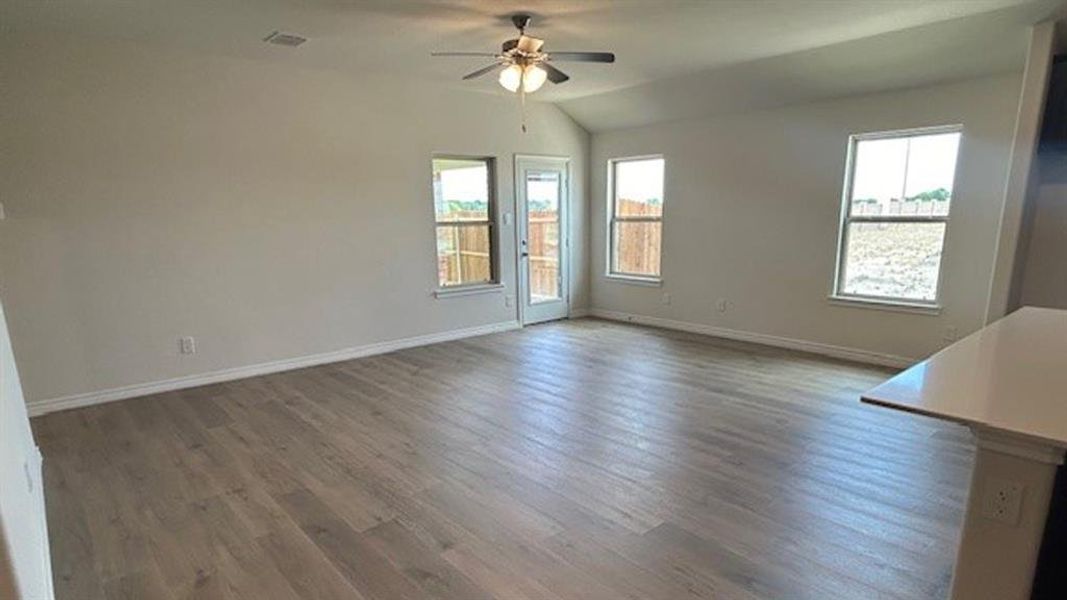 Spacious, unfurnished interior of a new home in Liberty Crossing, Royse City (Image 5).