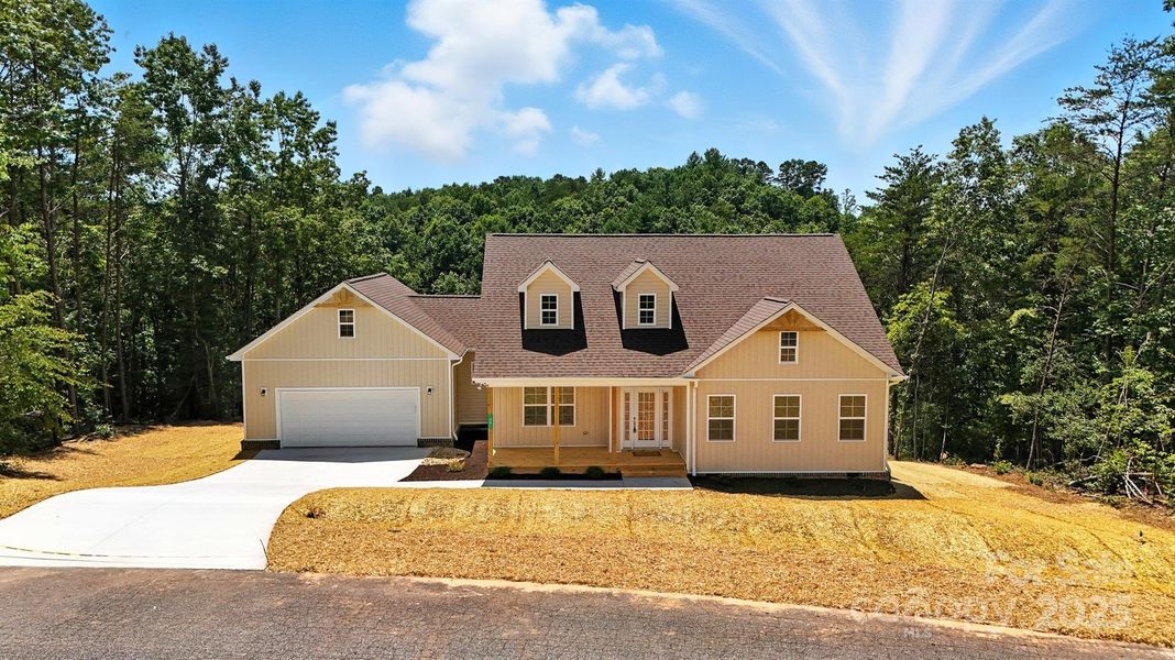 Front exterior of a new home in , Hickory, NC, highlighting curb appeal (Image 1). Front exterior of a new home in , Hickory, NC, highlighting curb appeal (Image 1).