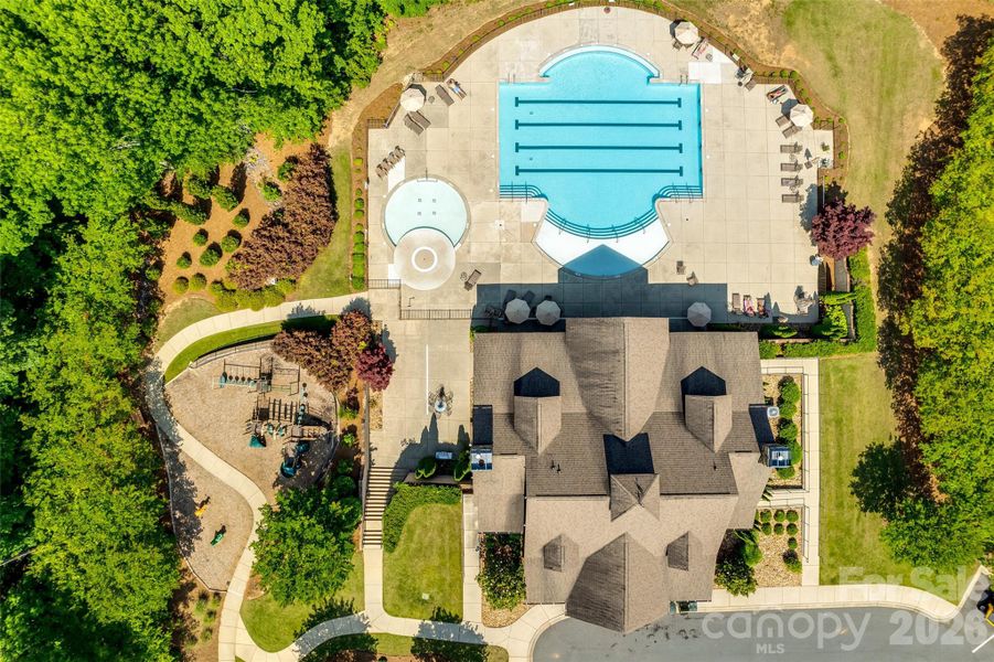 Community amenities in Handsmill on Lake Wylie, York (Image 30).