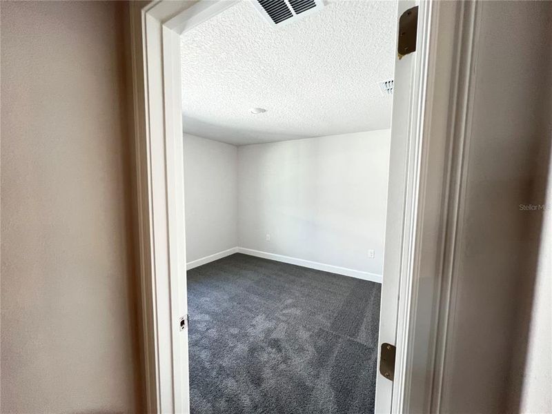 Spacious, unfurnished interior of a new home in , Dade City (Image 14).