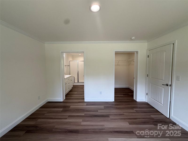 Spacious, unfurnished interior of a new home in , Hendersonville (Image 14).