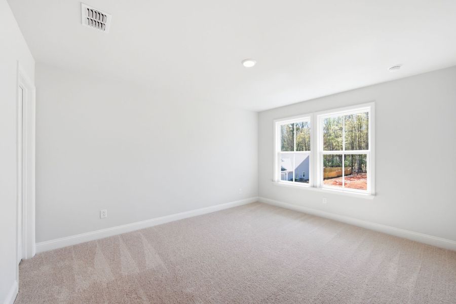 Spacious, unfurnished interior of a new home in Carriage Estates, Lexington (Image 22).