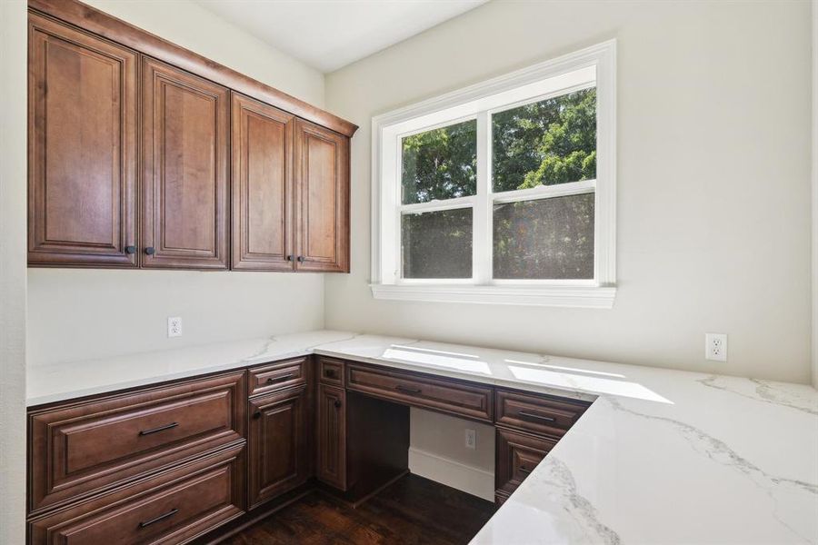 Dedicated office #2 Dedicated office #2