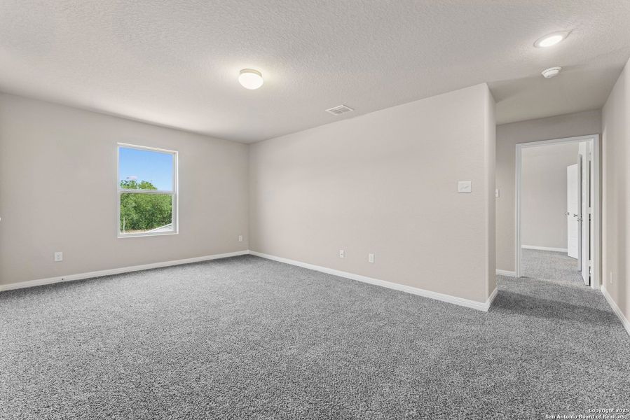 Spacious, unfurnished interior of a new home in Cinco Lakes, San Antonio (Image 25). Spacious, unfurnished interior of a new home in Cinco Lakes, San Antonio (Image 25).