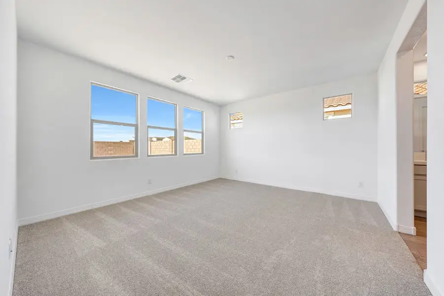 Spacious, unfurnished interior of a new home in Tierra Vistoso, Surprise (Image 14).