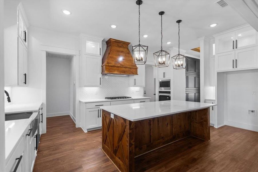 Furnished interior view inside a new home in , Lindale (Image 9).