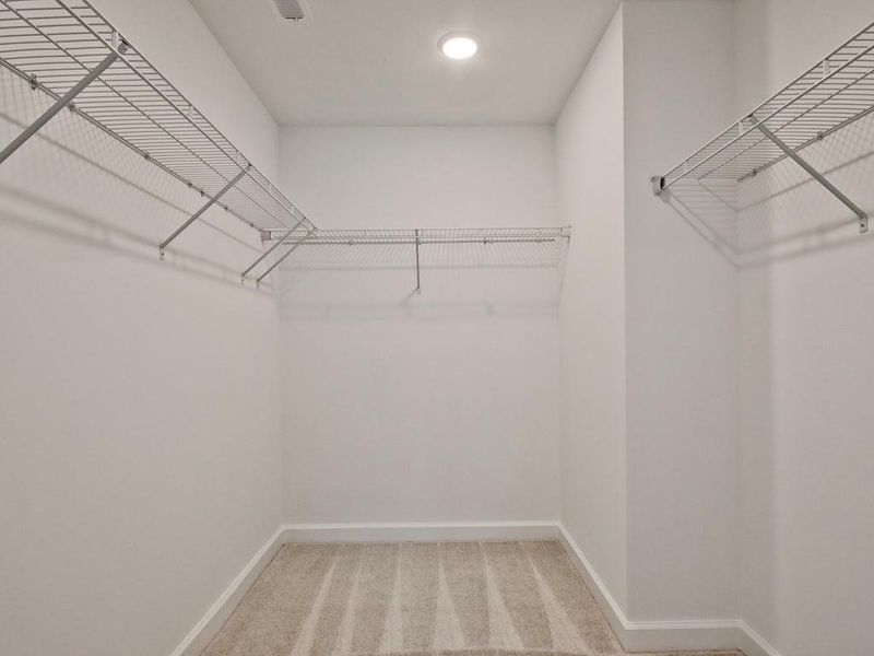 Spacious, unfurnished interior of a new home in Cherokee Township, Acworth (Image 31).
