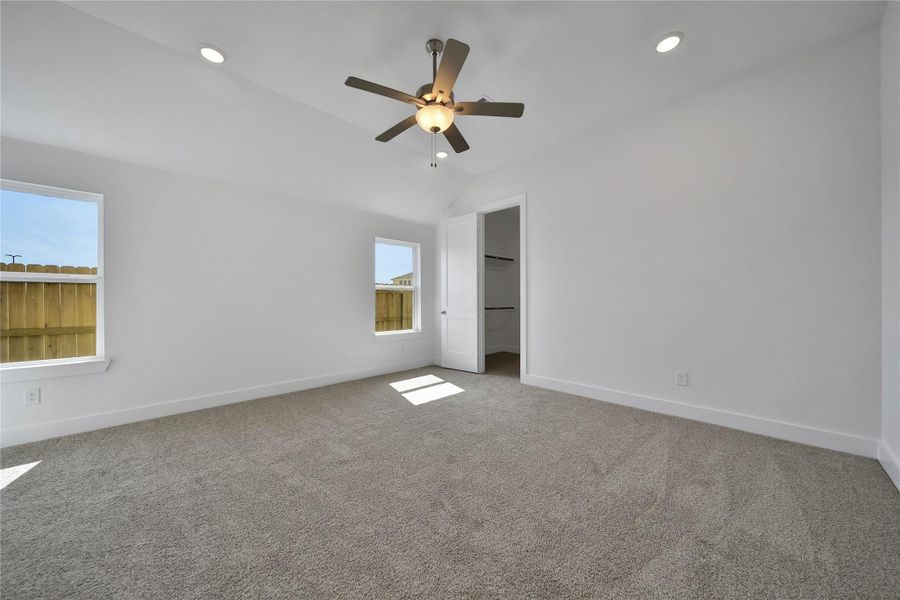 Spacious, unfurnished interior of a new home in , Rosharon (Image 13).