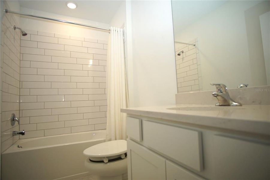 Furnished interior view inside a new home in Summers Cay, Thonotosassa (Image 15).