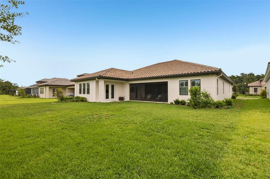 Exterior details and patio area of a home in Hawkstone, Lithia (Image 27).