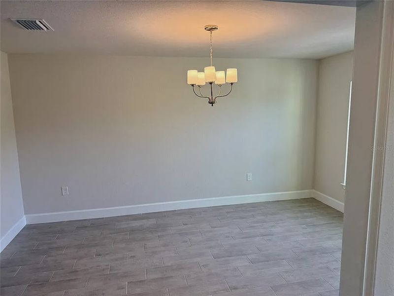 Spacious, unfurnished interior of a new home in South Gulf Cove, Port Charlotte (Image 10).