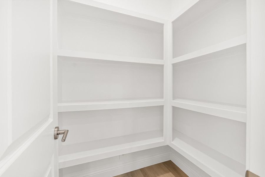 Walk in pantry Walk in pantry