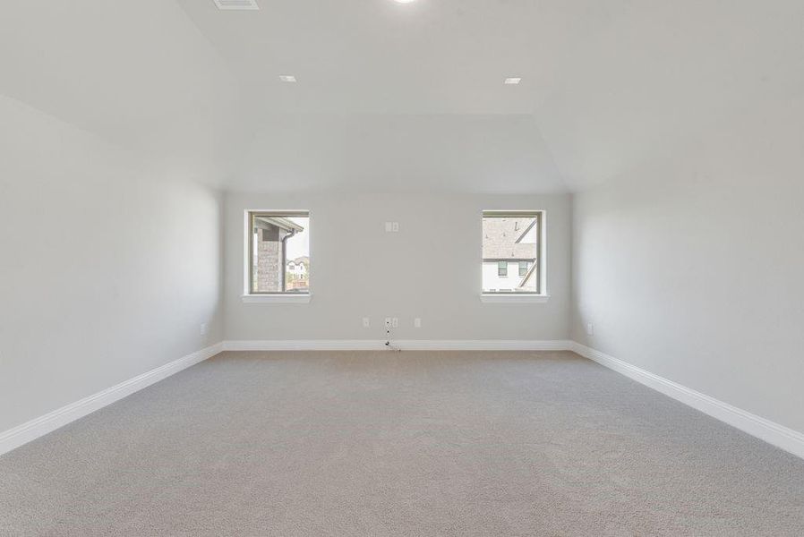Spacious, unfurnished interior of a new home in Lake Forest, McKinney (Image 13).