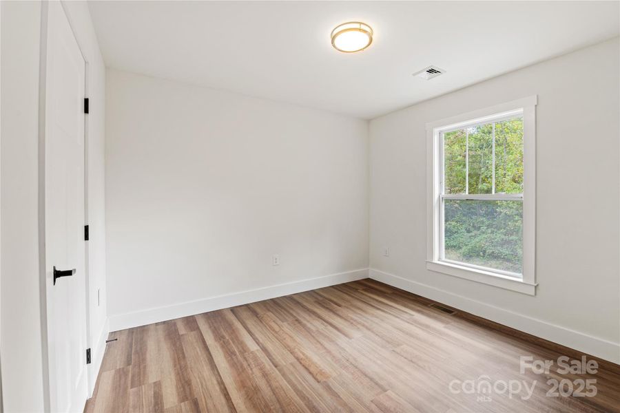 Spacious, unfurnished interior of a new home in , Fairview (Image 19).