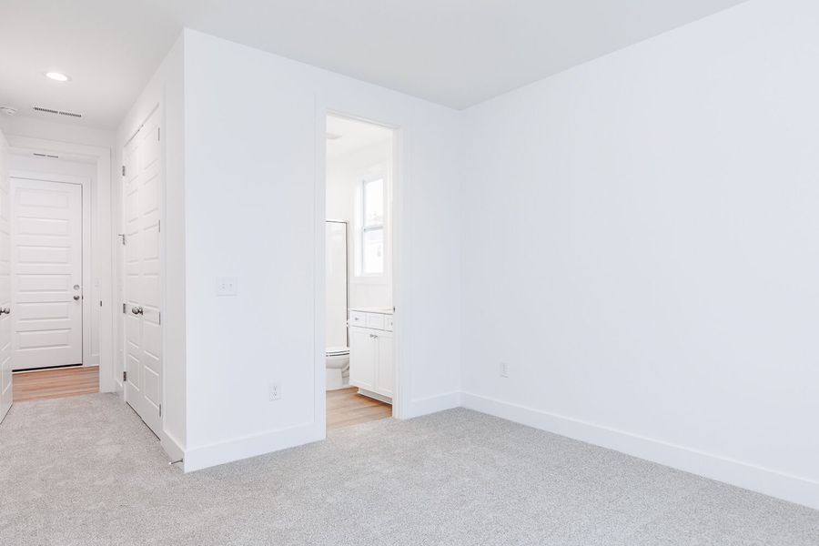 Spacious, unfurnished interior of a new home in High Grove Oaks, Fuquay Varina (Image 26).