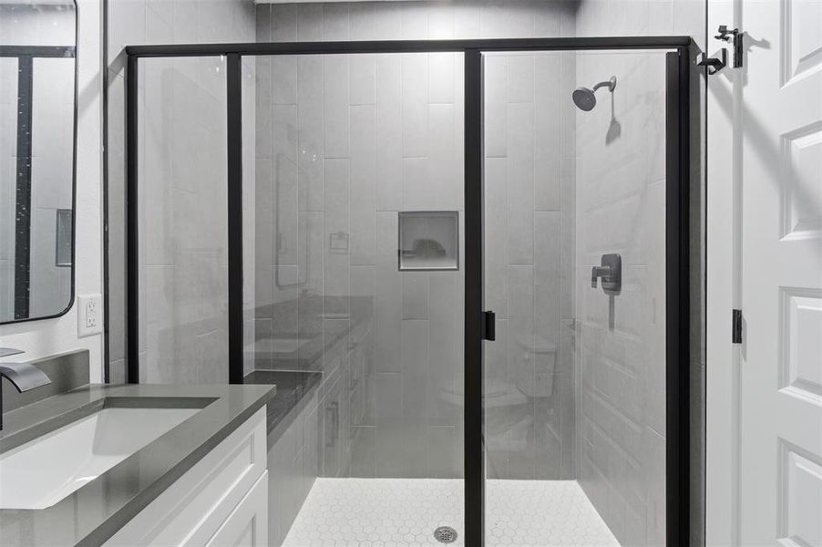 Furnished interior view inside a new home in , Grand Prairie (Image 8).