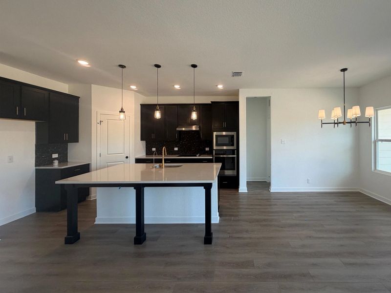 Kitchen & Breakfast - Noir Collection Kitchen & Breakfast - Noir Collection