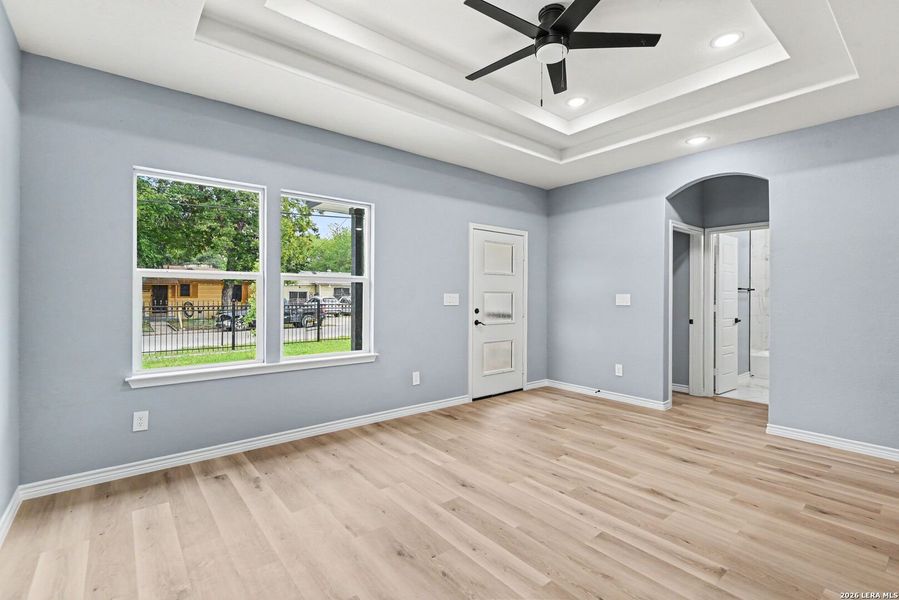 Spacious, unfurnished interior of a new home in , San Antonio (Image 19).