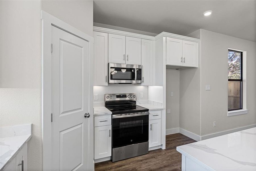 Furnished interior view inside a new home in , Granbury (Image 5).