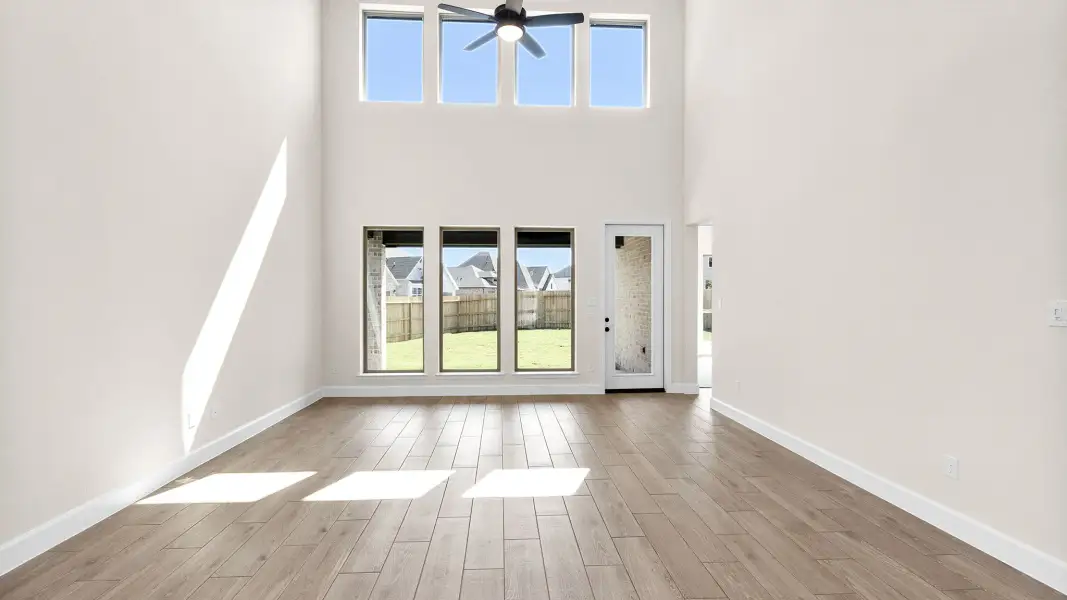 Spacious, unfurnished interior of a new home in Artavia, Conroe (Image 16). Spacious, unfurnished interior of a new home in Artavia, Conroe (Image 16).
