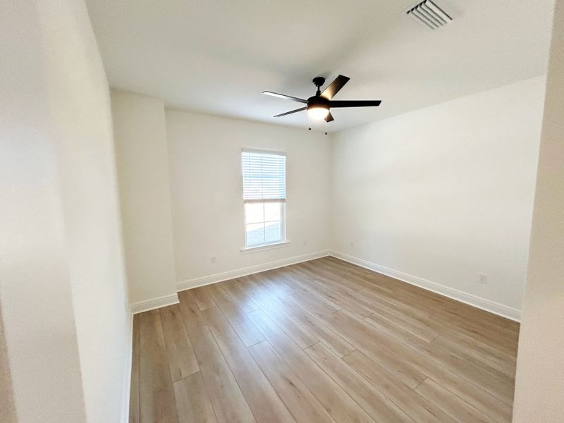 Spacious, unfurnished interior of a new home in Houston Place, Crestview (Image 15).