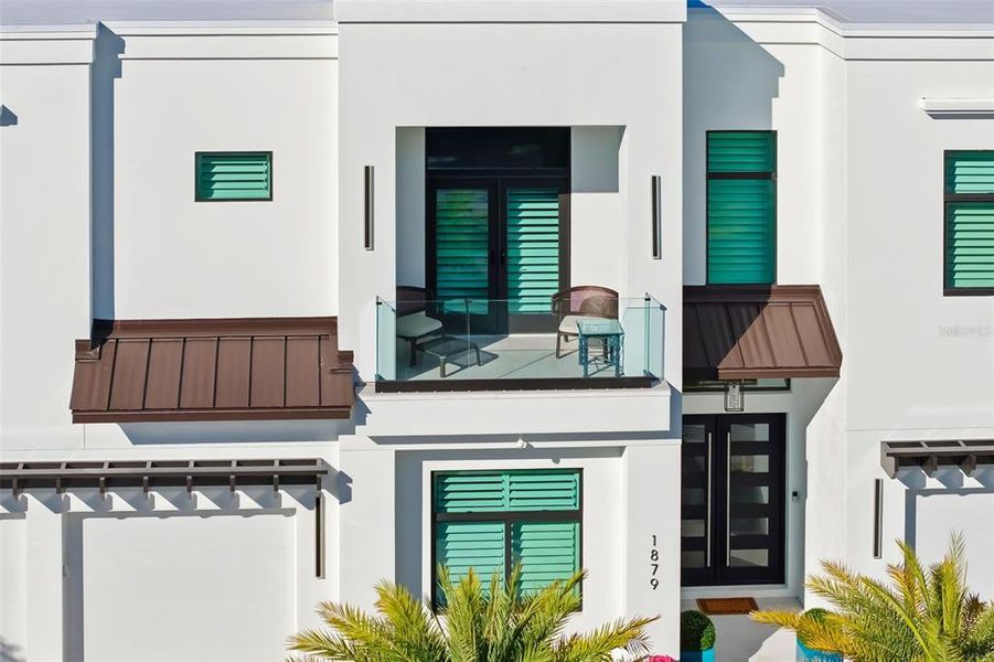 Exterior details and patio area of a home in , Sarasota (Image 43).